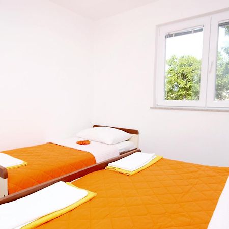 Apartments With A Parking Space Seline, Paklenica - 6603 Starigrad Paklenica Bilik gambar